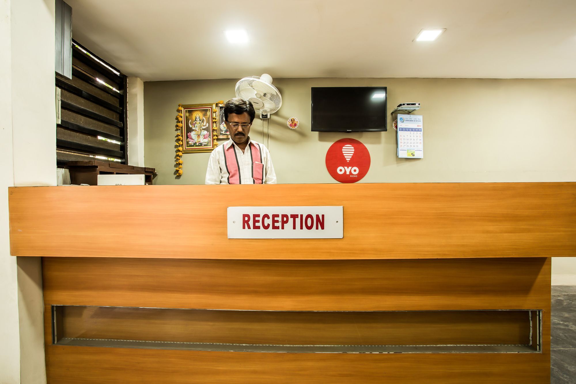Collection O 3761 Hotel Shree Datta Индаур Экстерьер фото